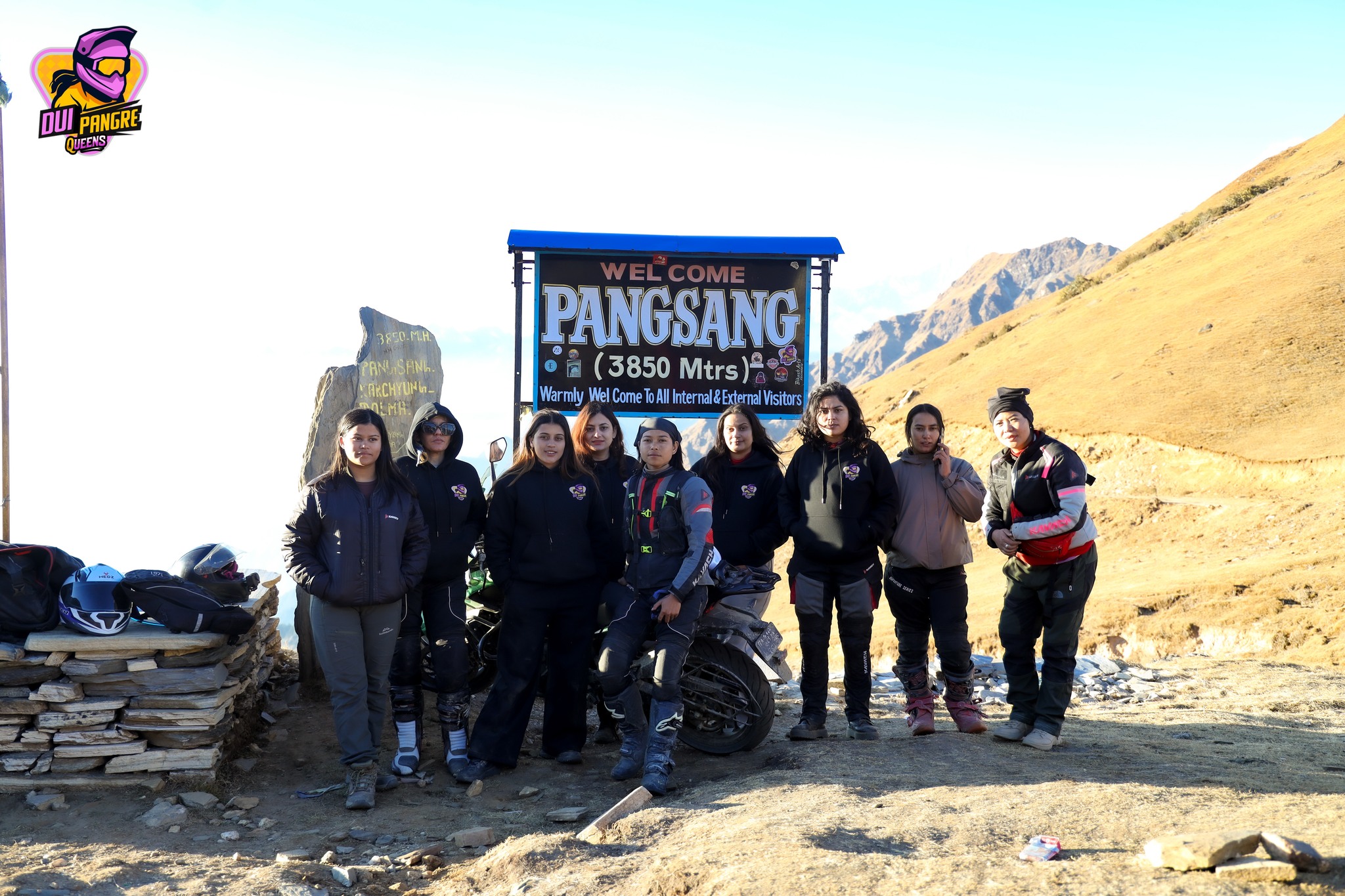 Dui Pangre Queens riders